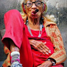 moteris turi būtį išraiškingos ne tik dėl saves bet ir dėl kitų slėpdamos savo groži paslepiam dar daugiau