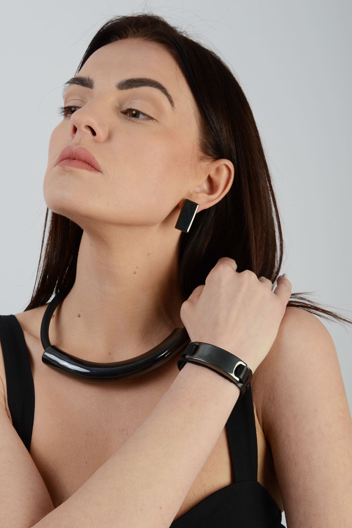 Black Elegant Statement Necklace Women