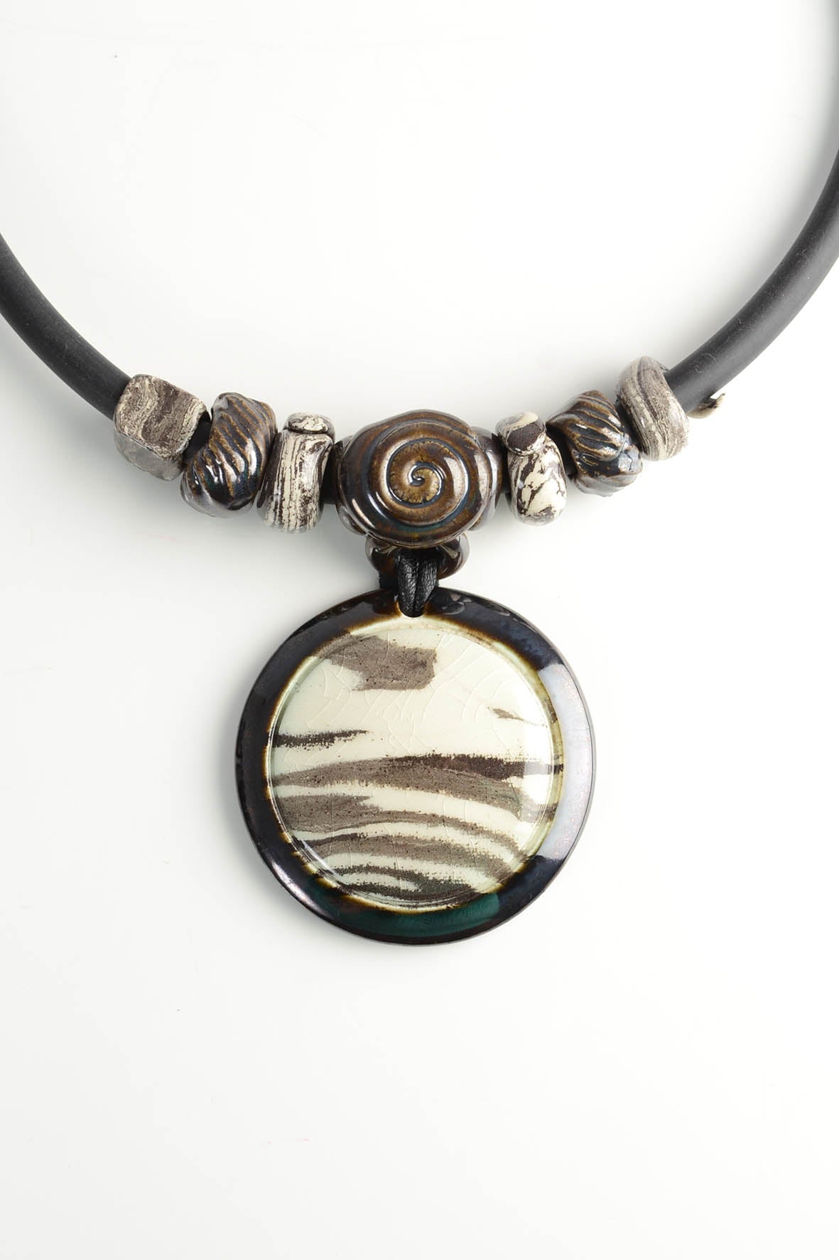 Black and White Marble Necklace – Elegant Ceramic Pendant for Women