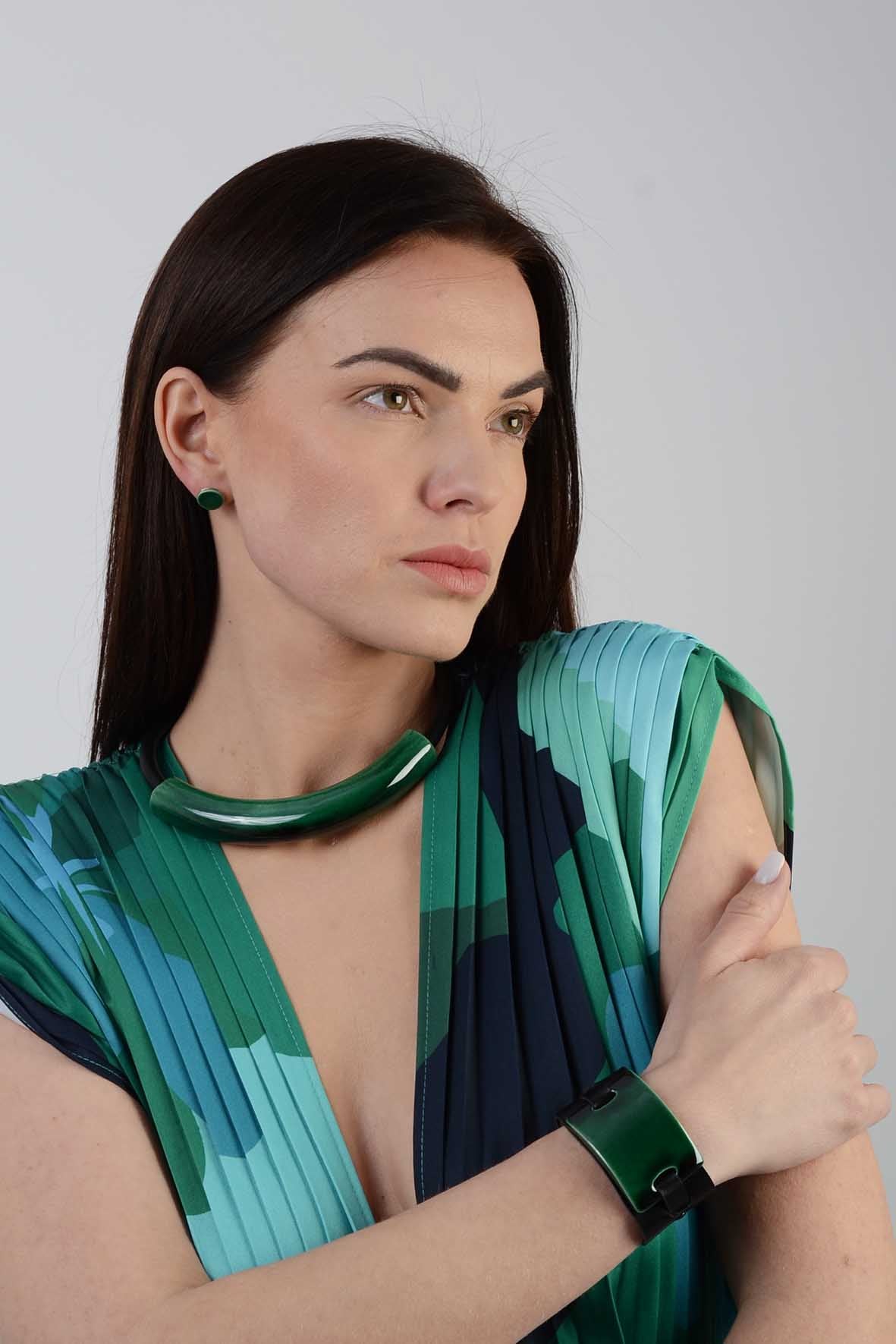 Bright Green Modern Minimalist Collar Necklace