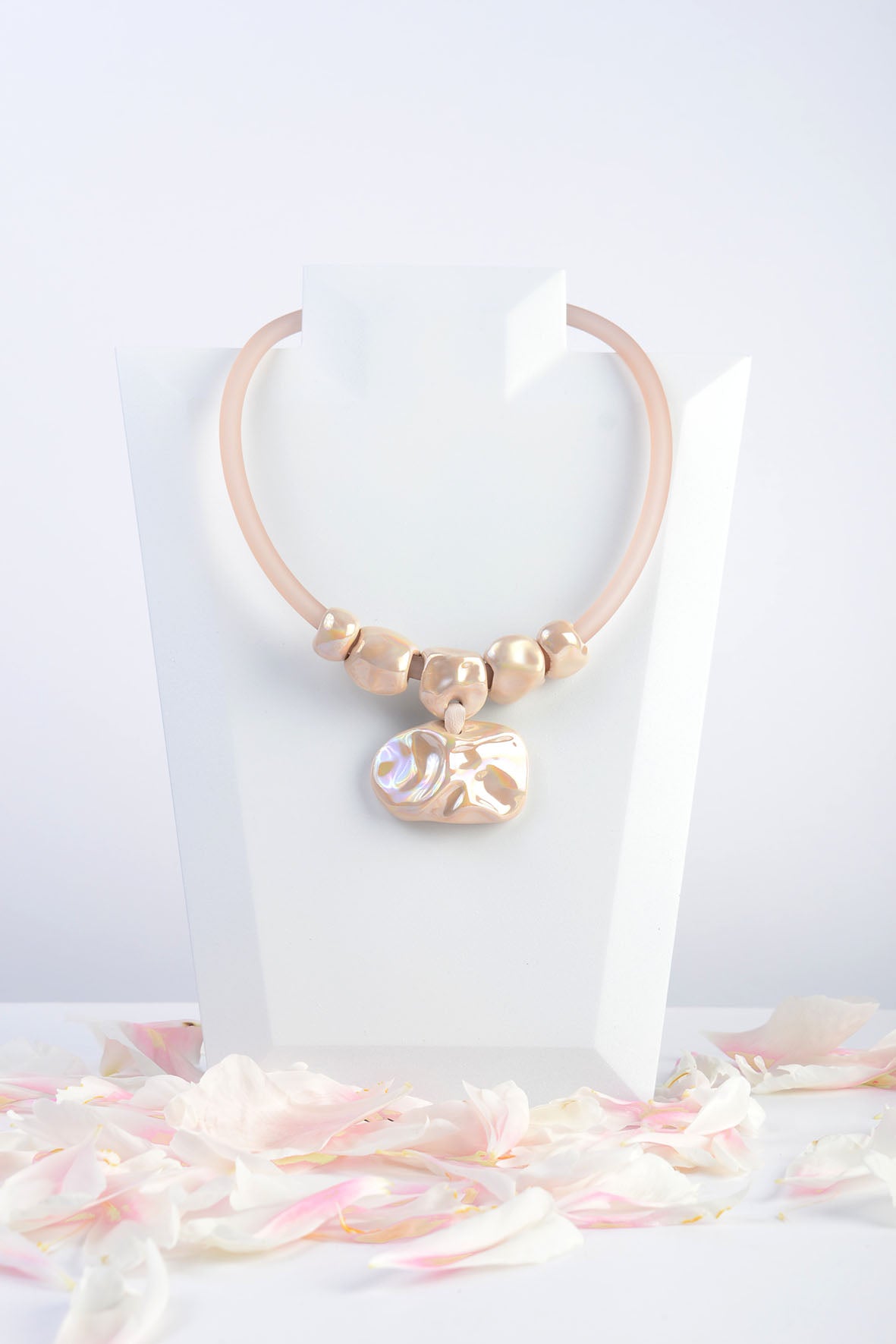 Ceramic Pendant Necklace Beige