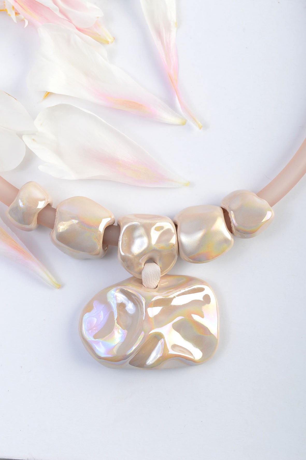 Ceramic Pendant Necklace Beige