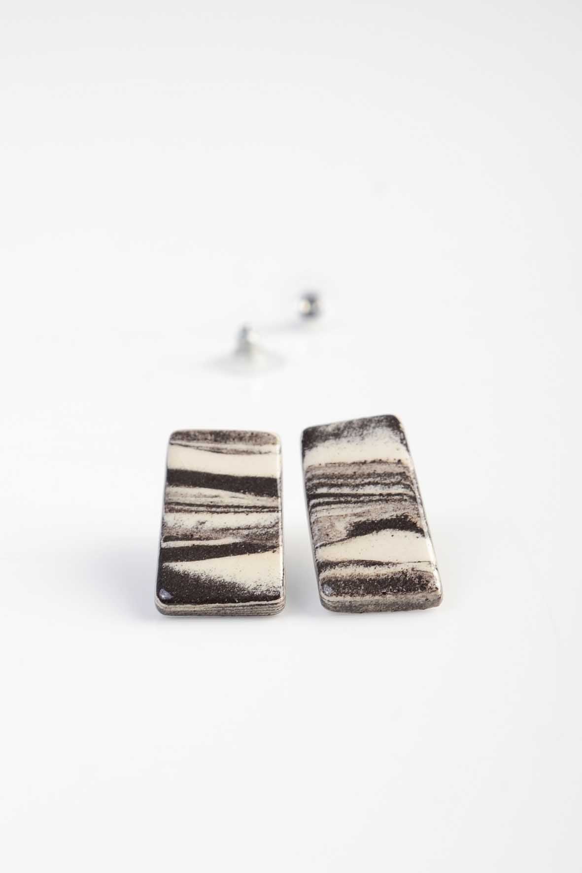 Lightweight Ceramic Fashion Studs - Black & White