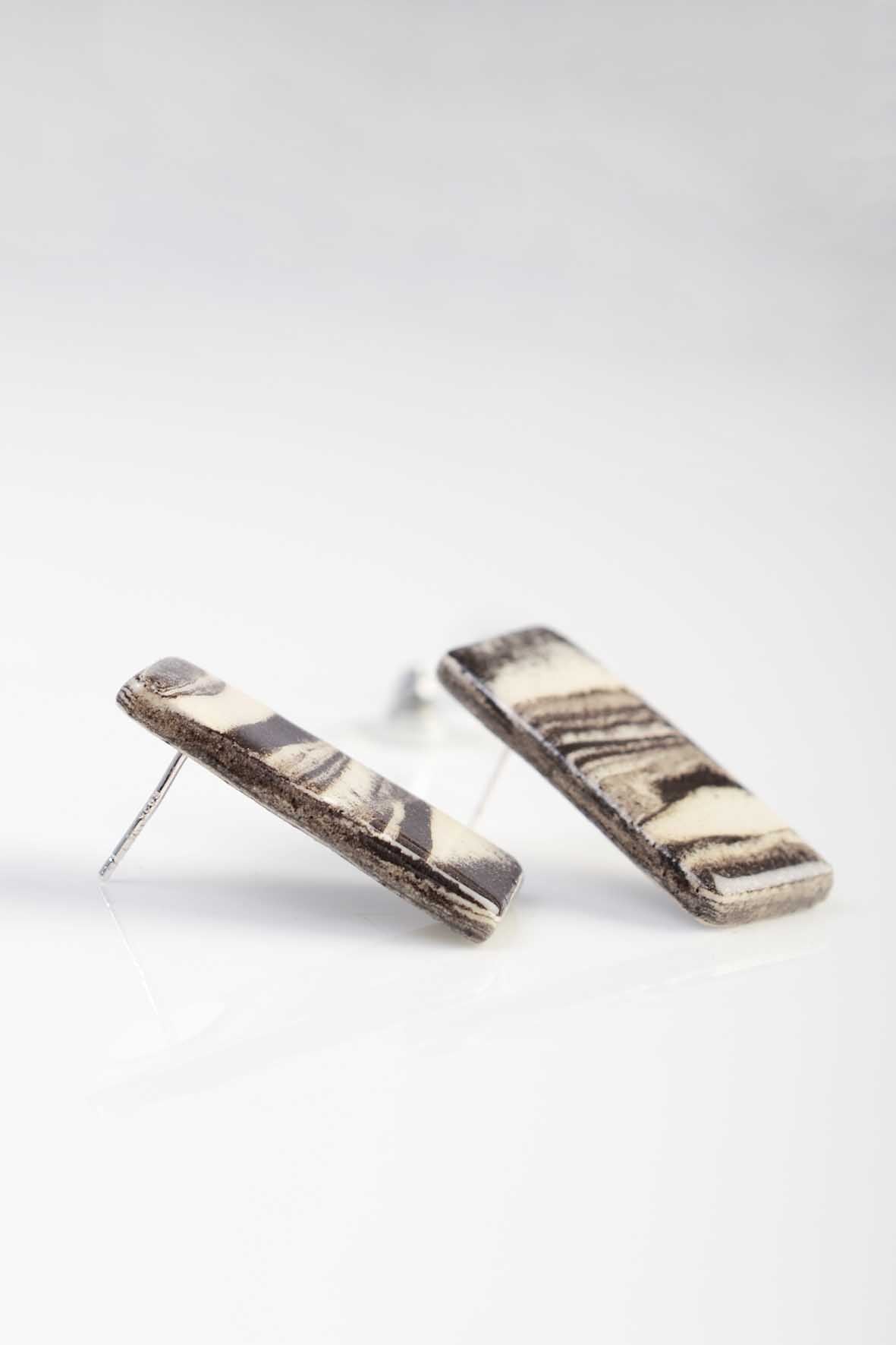 Lightweight Ceramic Fashion Studs - Black & White