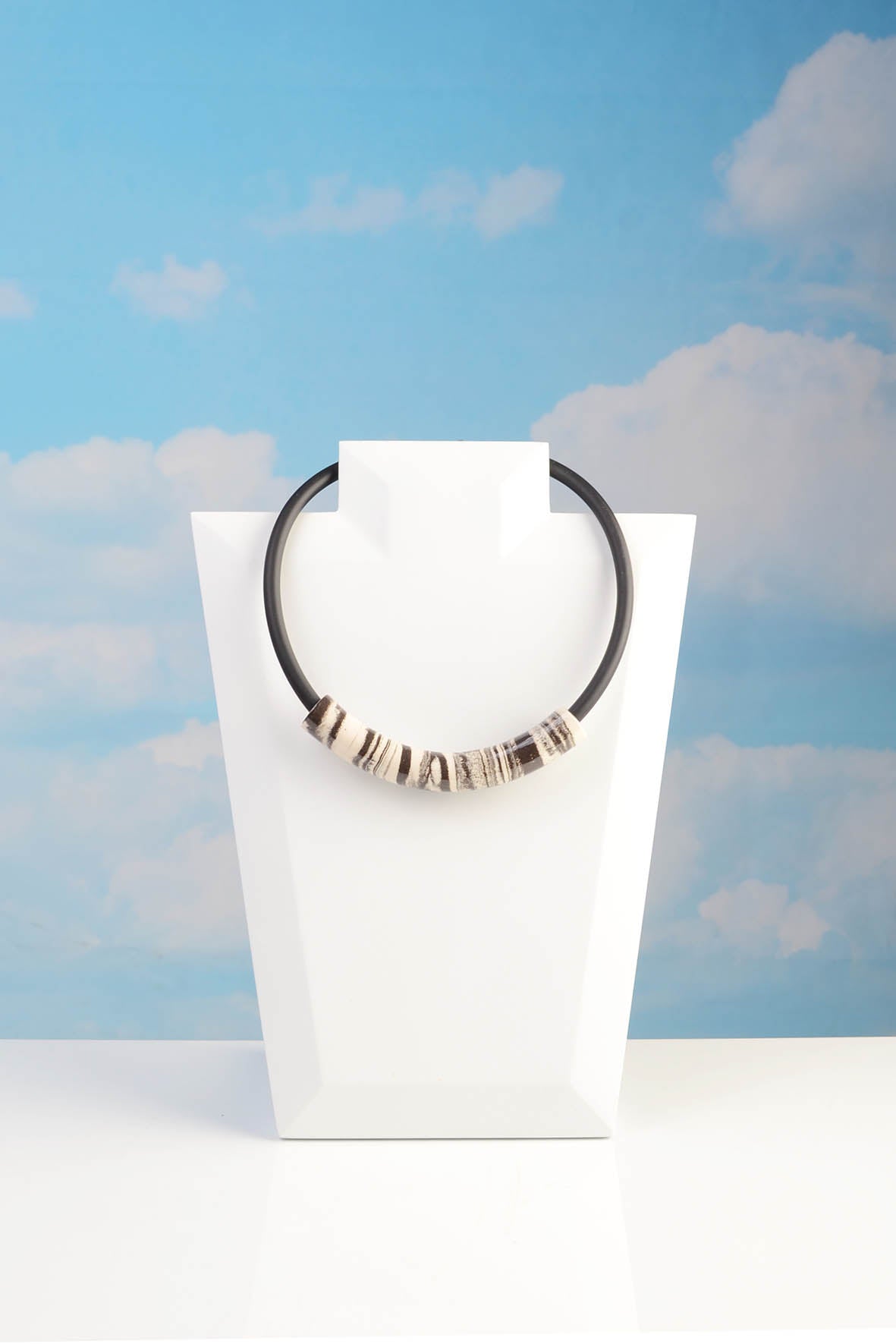 Minimalistic Marble-Look Necklace