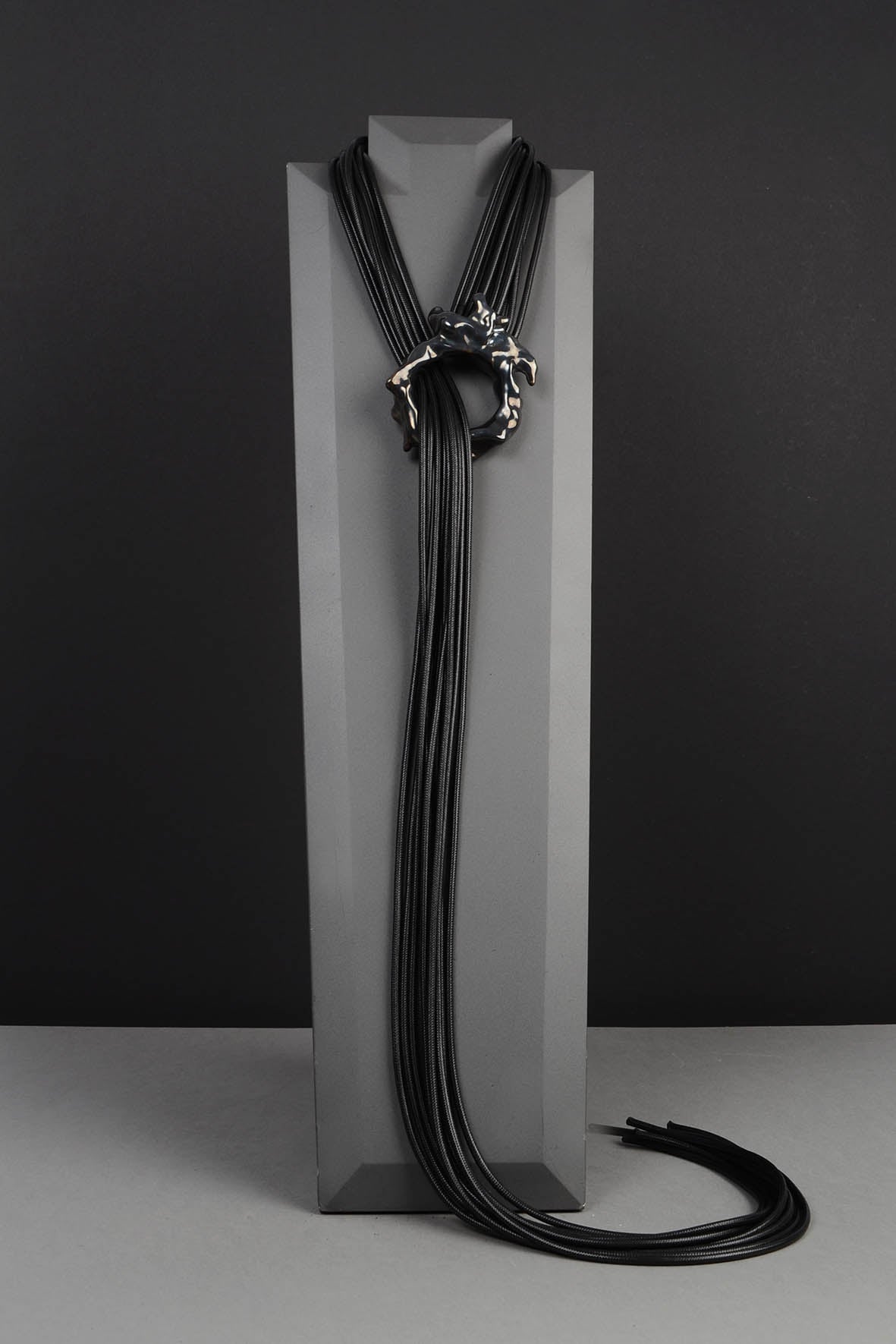 Multifunctional Long Black Necklace ing-ring