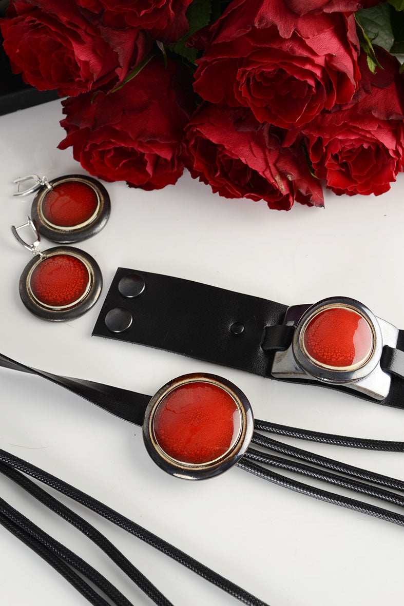 Red Necklace, Three Wearring Ways