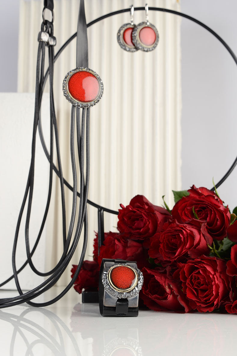 Women's Red Bracelet With Natural Leather